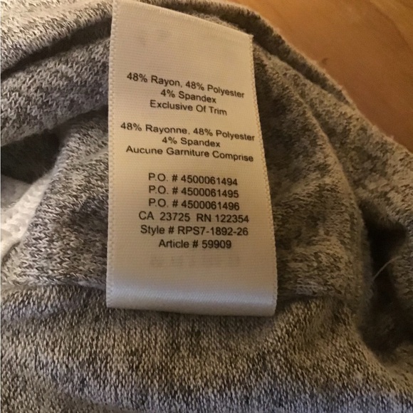 NWOT Aritzia Wilfred Free Valeria Top
Cropped Deep-V Tank Heather Black/Grey - Picture 7 of 11